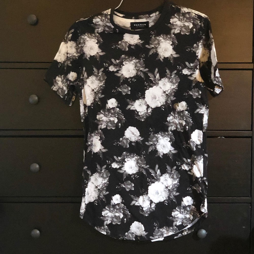 PacSun Flower T-Shirt